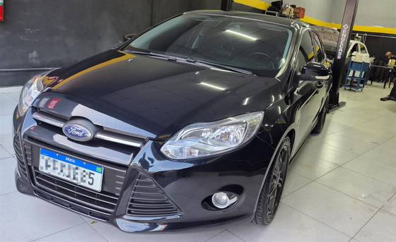 FORD FOCUS 2.0 SE PLUS SEDAN 16V FLEX 4P POWERSHIFT FORD FOCUS 2.0 SE PLUS SEDAN 16V FLEX 4P POWERSHIFT